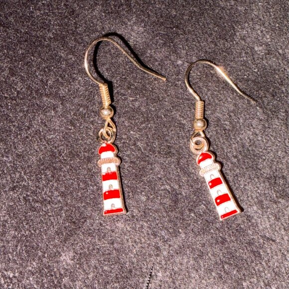 Lighthouse dangle earrings - Picture 3 of 4